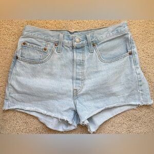 Levi’s Women’s 501 Light Blue Denim Shorts size 30